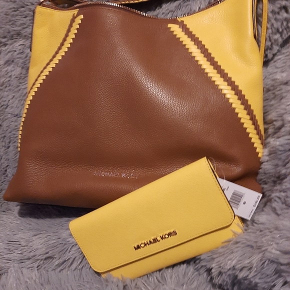 Michael kors Tan Yellow Tote Purse Wallet Set - Picture 2 of 5